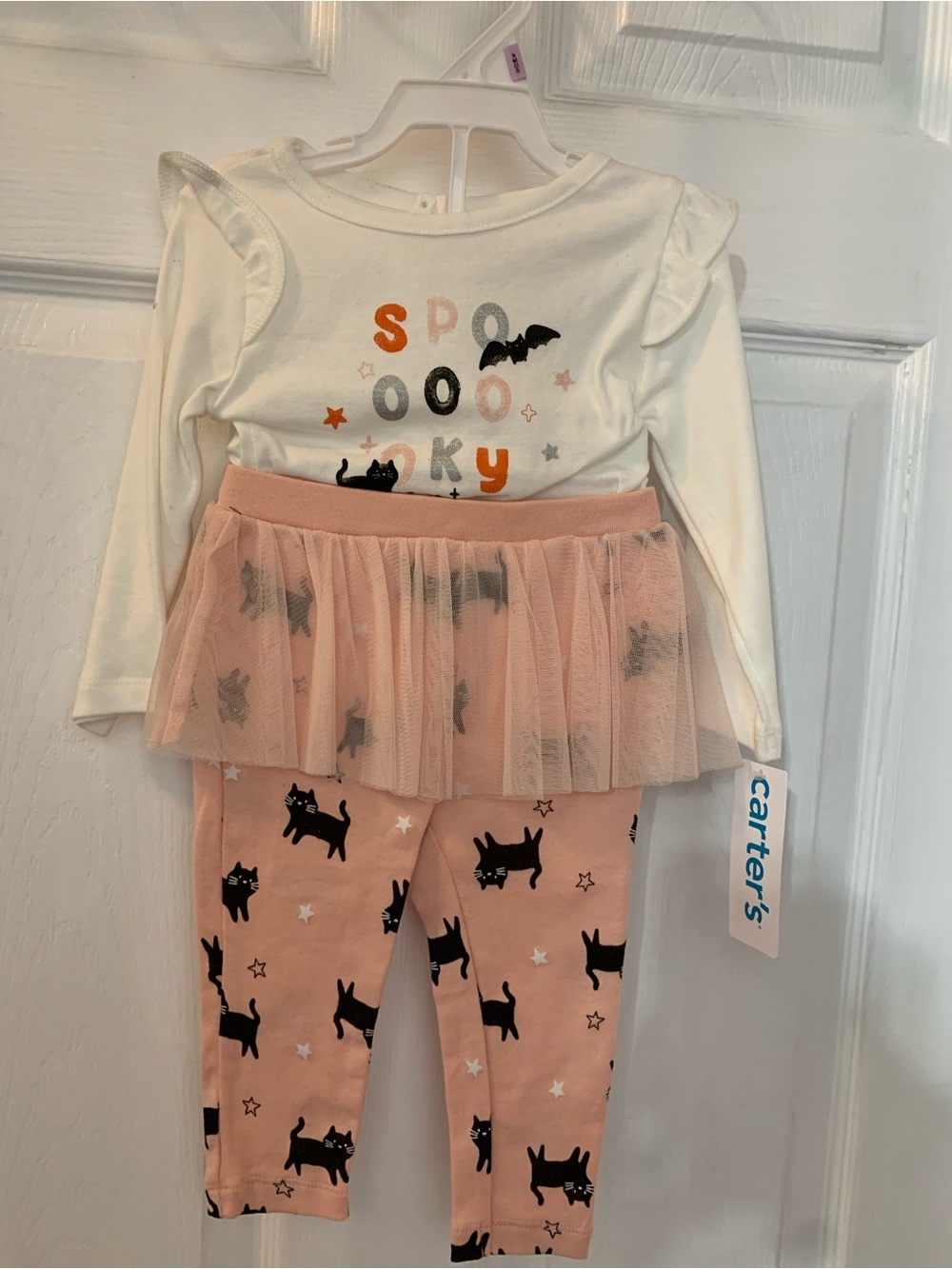 Carter’s Spooky NWT’s infant girl’s size 9 months outfit